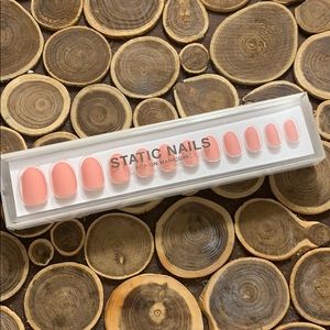Static Nails Pop-On Nails ‘Matte Rose’